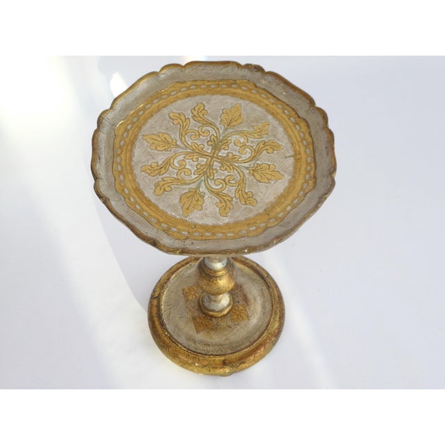 Small Florentine Hollywood Regency Round Gilt Wood Table, Italy, 1960s For Sale - Image 6 of 10