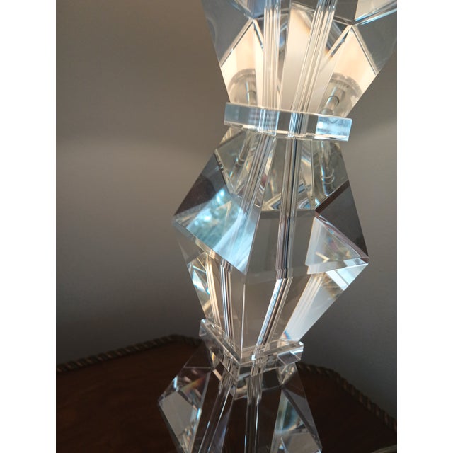 Transparent 1970s Mid-Century Modern Ethan Allen Geometric Crystal Table Lamp With Linen Drum-Style Shade For Sale - Image 8 of 10