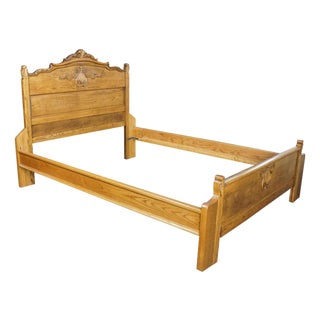 Antique 19th Century American Victorian Carved Oak Full to Queen Size Bed For Sale