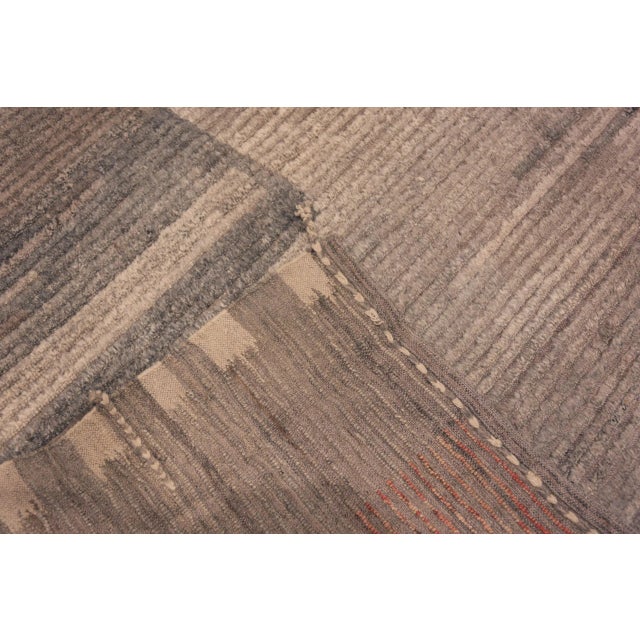 Nazmiyal Collection Contemporary Abstract Area Rug For Sale In New York - Image 6 of 9