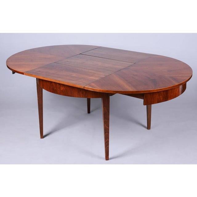 Dissociative: 206 cm / 81.1″ This exceptional round dining table is an authentic example of refined Art Deco design from...