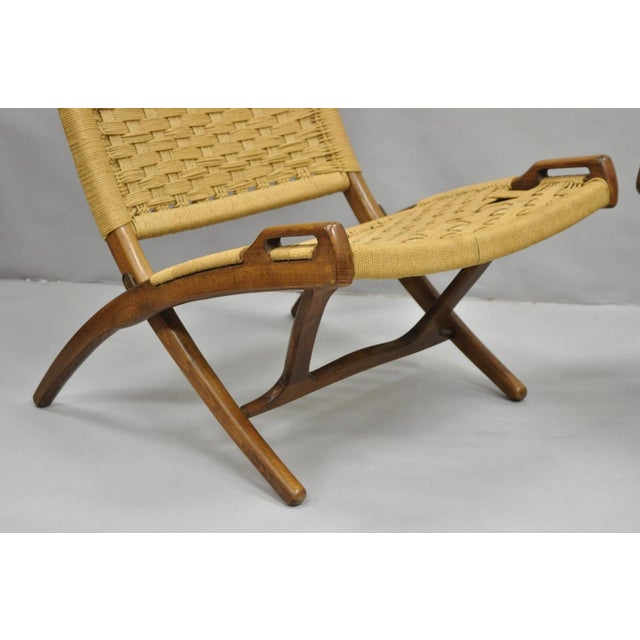 Beige Mid 20th Century Vintage Mid Century Modern Woven Rope Wooden Folding Lounge Chair - A Pair For Sale - Image 8 of 11