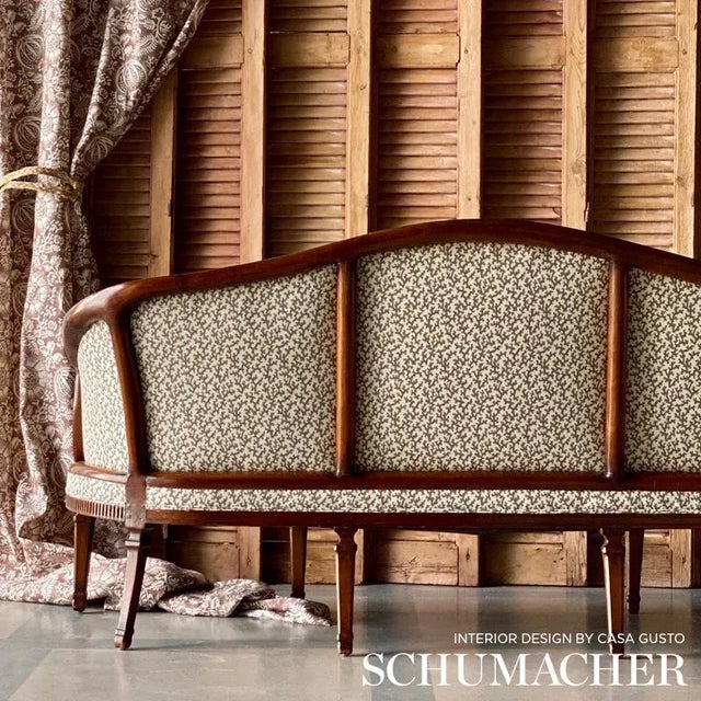 An allover, coral-like pattern that stands alone or layers in beautifully with just about any style or motif. Also...