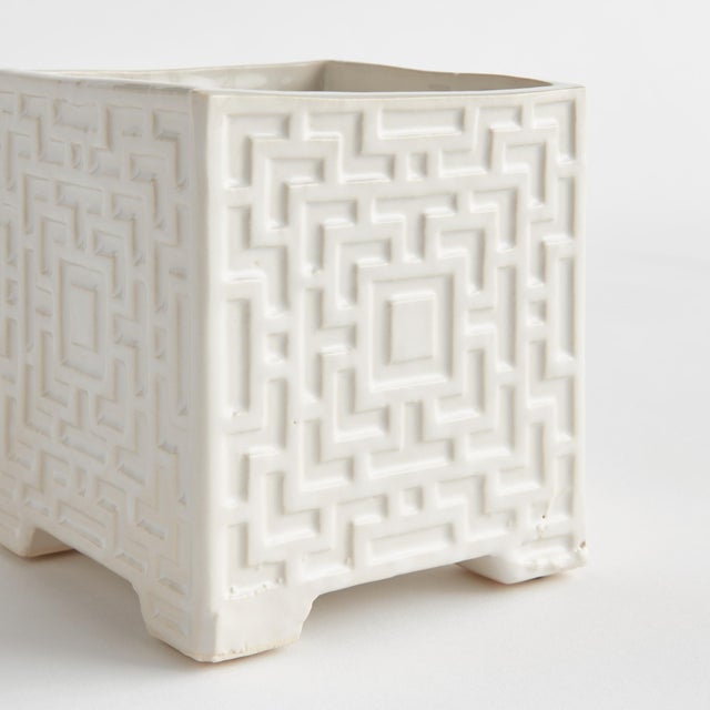 Contemporary Mazie Pot For Sale - Image 3 of 4