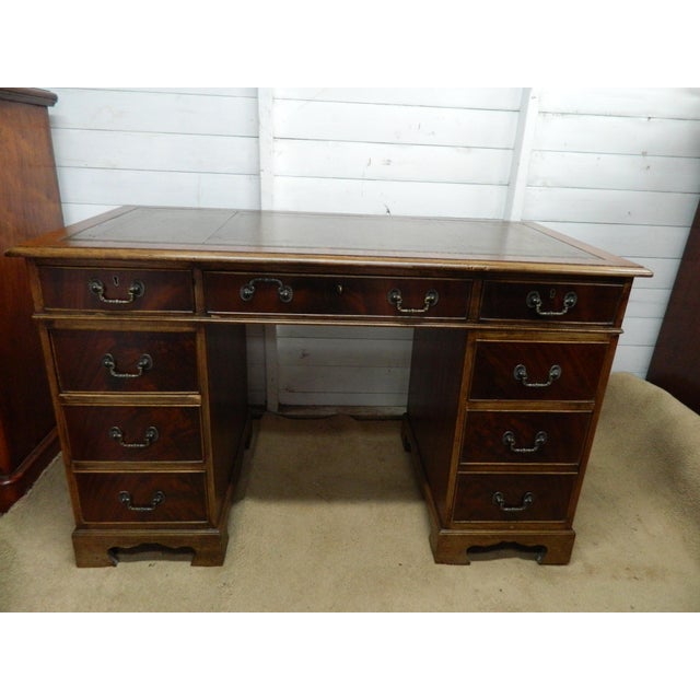 Mid-Century Modern Vintage Mahogany Veneer Pedestal Desk, 1950s For Sale - Image 3 of 18