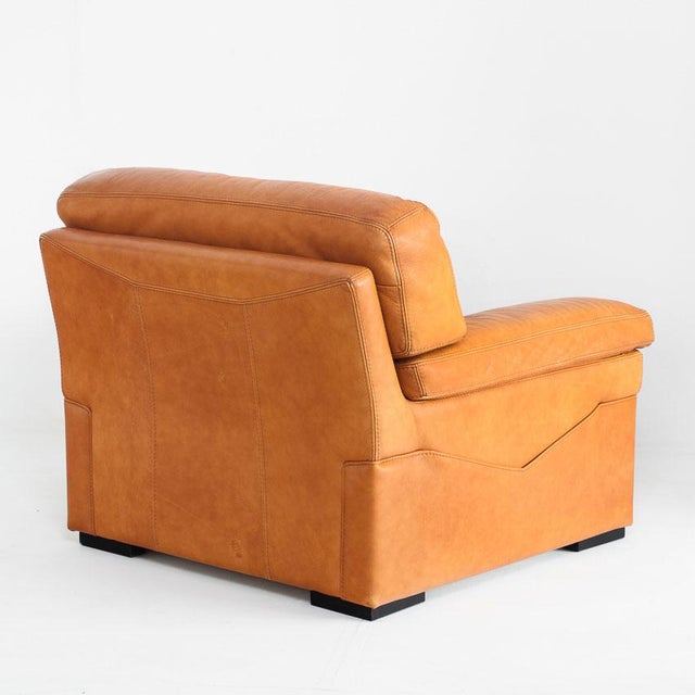 Mid-Century Modern Camel-Colored Leather Armchair from Roche Bobois, France, 1980s For Sale - Image 3 of 18