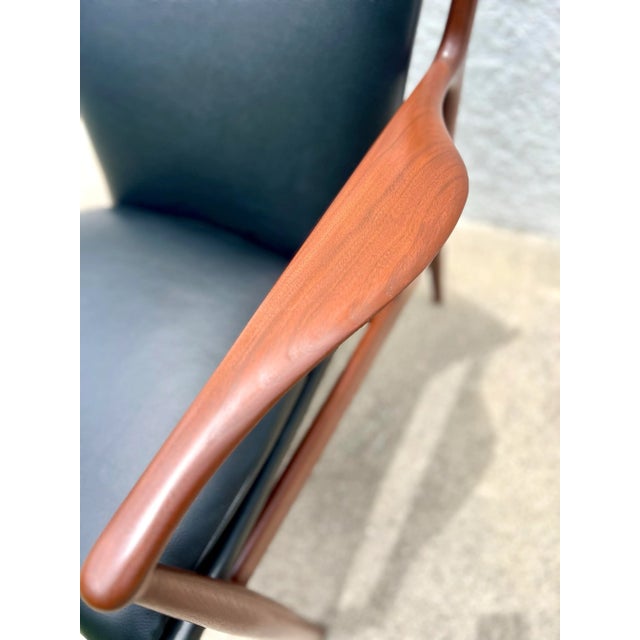 Baker Furniture Company 1950’s Mid Century Modern Finn Juhl Walnut Delegate’s Arm, Reading, Side Chairs - Pair For Sale - Image 4 of 10