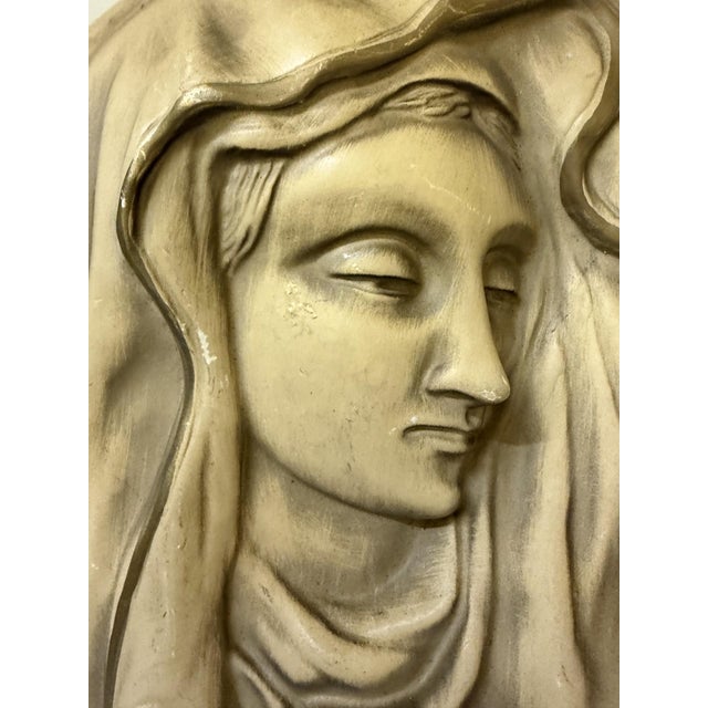 Neoclassical Mid-Century Italian Neoclassical Plaster Bas-Relief Virgin Mary Wall Medallion - Mold #559 For Sale - Image 3 of 7