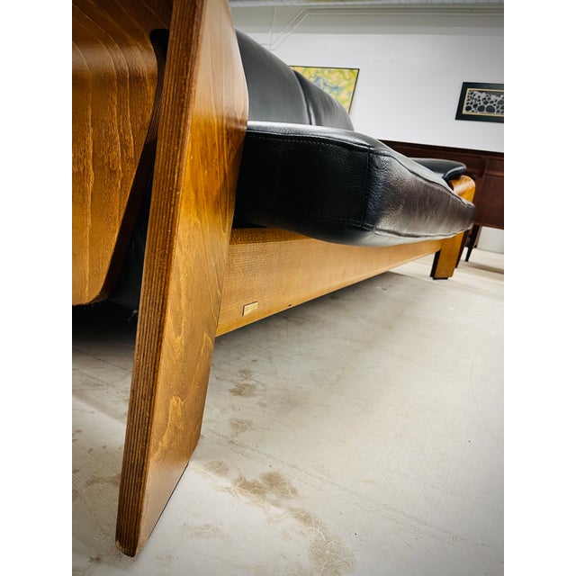 1990s Ekornes Authentic Black Leather Norwegian "Pegasus" Couch With Walnut Frame/Legs For Sale In Phoenix - Image 6 of 7
