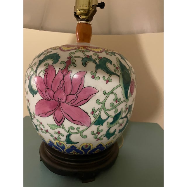 Chinoiserie 1980s Peony Ginger Jar Lamp Corded For Sale - Image 3 of 3