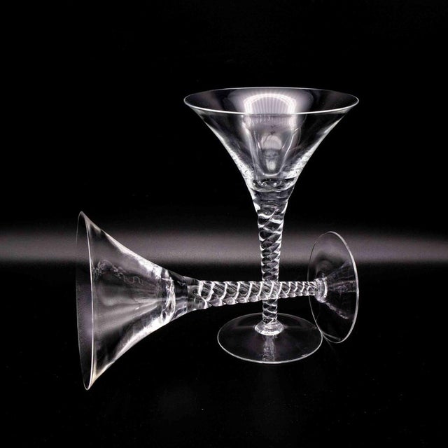 The two tall-stemmed Martini glasses from Villeroy & Boch, dating from the 1970s, are a perfect gift for every cocktail...