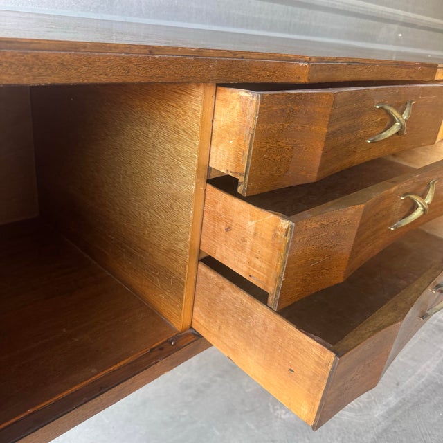 Wood 1940s Modern Brown Saltman Credenza by Paul Frankl Credenza Buffet For Sale - Image 7 of 12