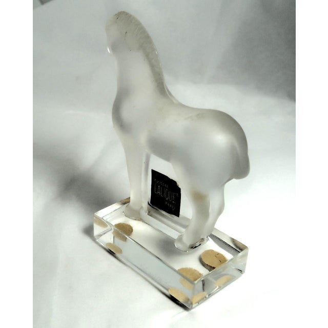 Late 20th Century Lalique (France) - Exquisite Signed Clear and Frosted Tang Horse With Original Label, Retired - For Sale - Image 15 of 16