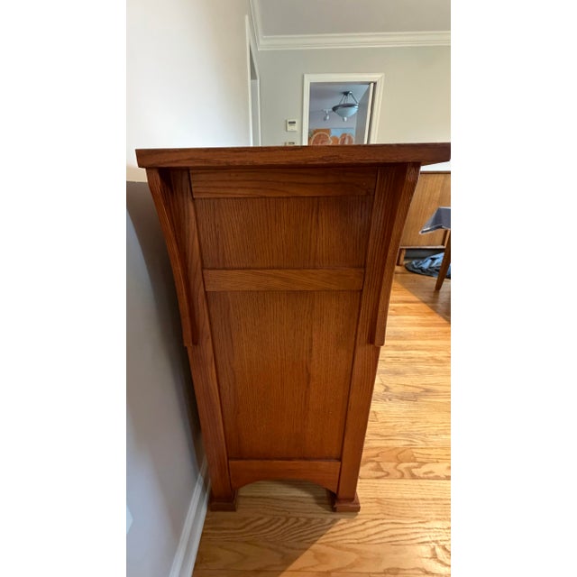 Late 20th Century Stickley Style Mission Oak Arts & Crafts China Cabinet Hutch For Sale In New York - Image 6 of 11