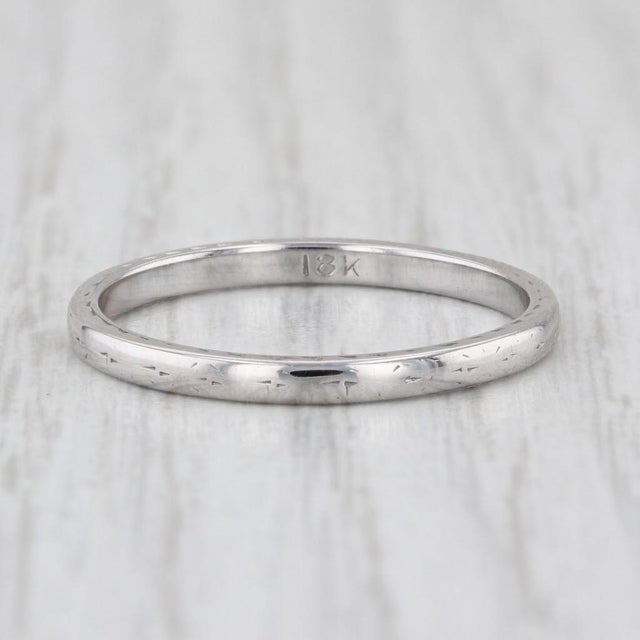 2010s Wheat Etched Wedding Band 18k White Gold Size 8.5 Stackable Ring, Size 8.5 For Sale - Image 5 of 8