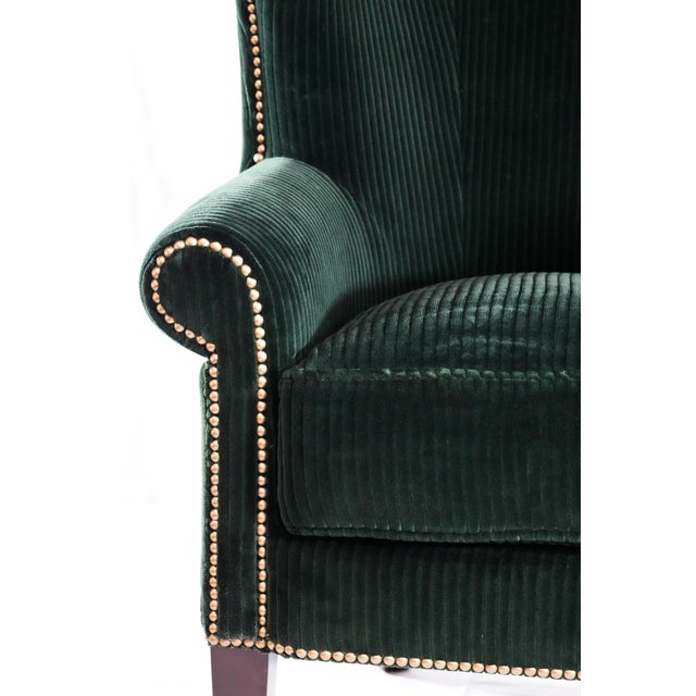 Pristine 21st-century find; Finely crafted with kiln-dried solid hardwood legs and an engineered wood frame. Upholstered...