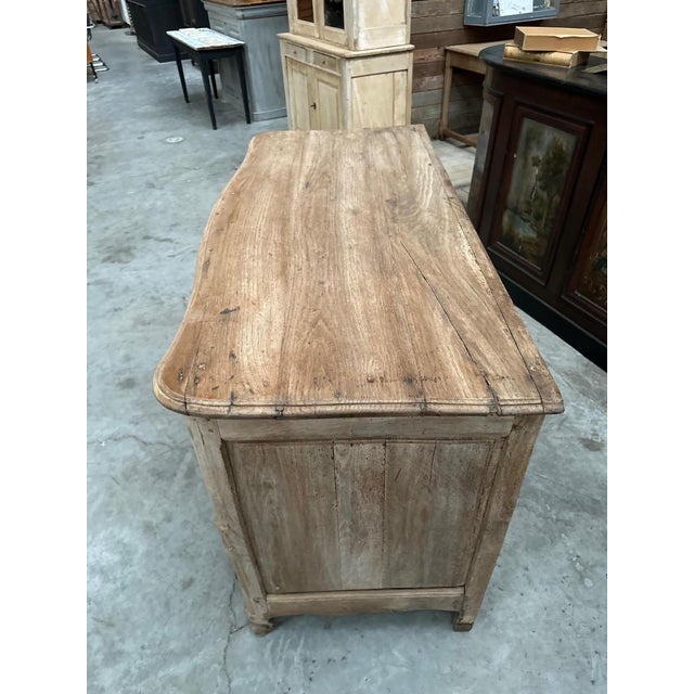 18th Century Oak Chest of Drawers For Sale - Image 12 of 15