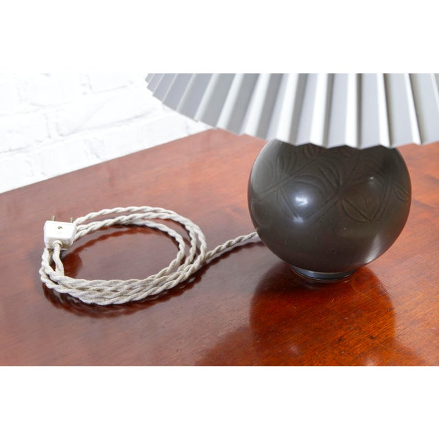 Art Deco Ceramic Table Lamp by Nils Thorsson for Aluminia Royal Copenhagen, 1950 For Sale - Image 4 of 14