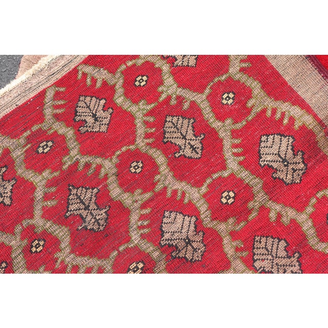 Vintage Turkish Tulu Rug With a Modern Design in Red Background For Sale - Image 13 of 13