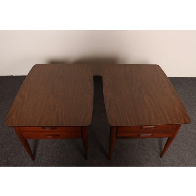 Pair of Vintage Laminate and Walnut Single-Drawer Nightstands / End Tables by Lane For Sale - Image 16 of 18