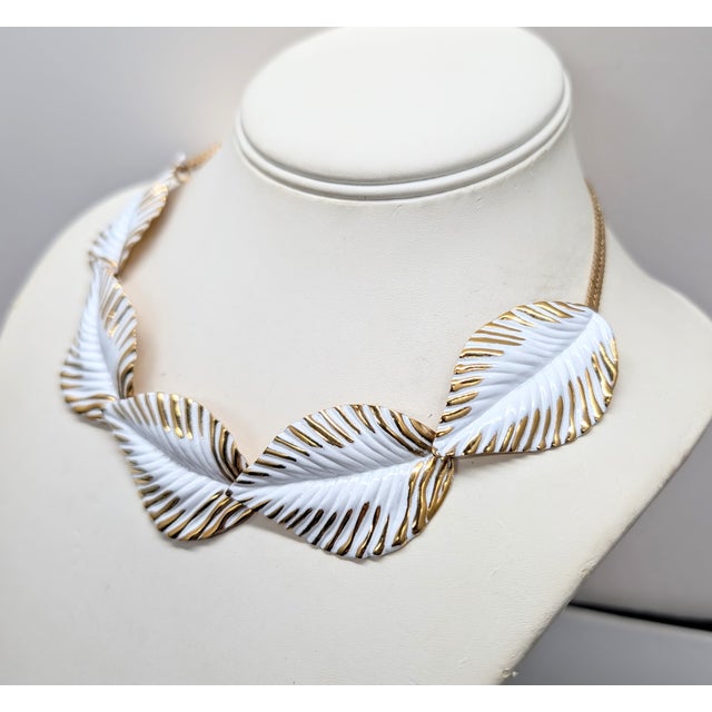 1980s Vintage Signed Napier Goldtone White Enamel Leaves Collar Necklace For Sale - Image 5 of 6