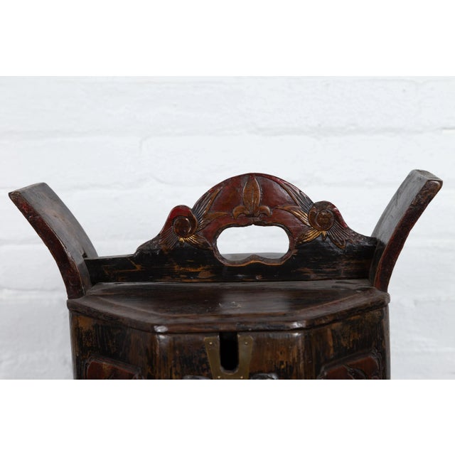 Antique Chinese Wedding Box with Carved Handle, Animals and Foliage Motifs For Sale In New York - Image 6 of 12