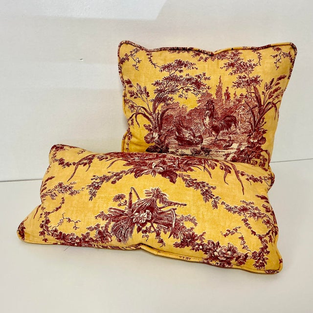 Small French Toile Linen Accent Pillows - Set of 2. For Sale - Image 4 of 9