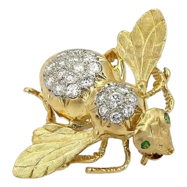 Diamonds & Emerald Bee 18k Yellow Gold Pin Brooch For Sale