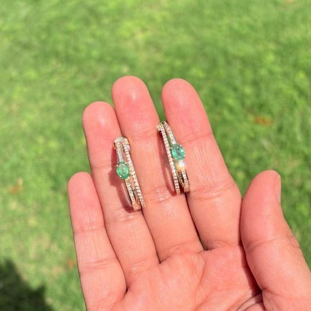Contemporary Emerald & Diamond Double Row Art Deco Hoop Earrings in 14k Yellow Gold- A Pair For Sale - Image 3 of 13