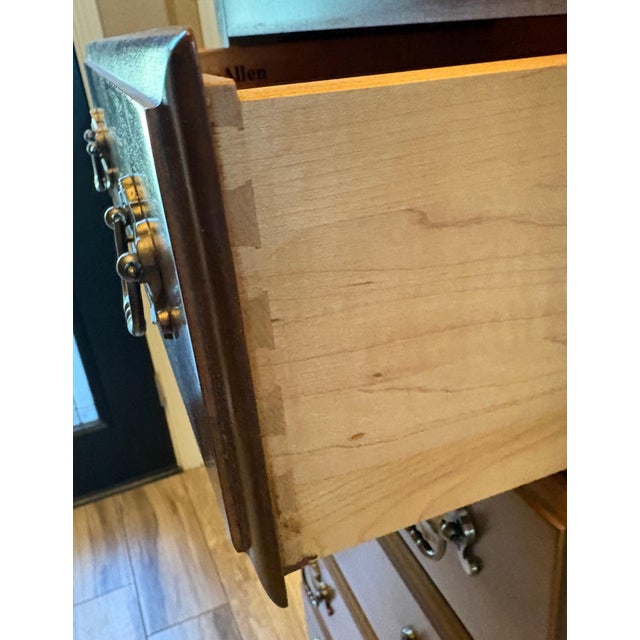 Ethan Allen Ethan Allen Traditional Maple 7-Drawer Tall Chest / Lingerie Chest Vintage Queen Anne Style For Sale - Image 4 of 12