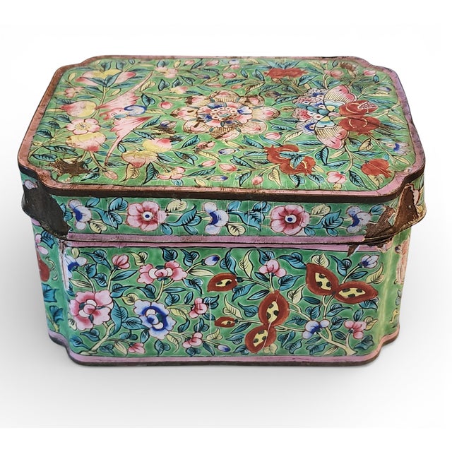 Chinese Antique Canton Chinese Green Enameled Cloisonné Lidded Trinket Box, Late 18th Century For Sale - Image 3 of 12