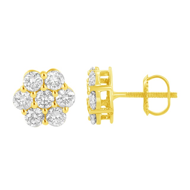 You will fall in love with these classic cluster stud earrings. A must have for any serious jewelry collection, these 14k...