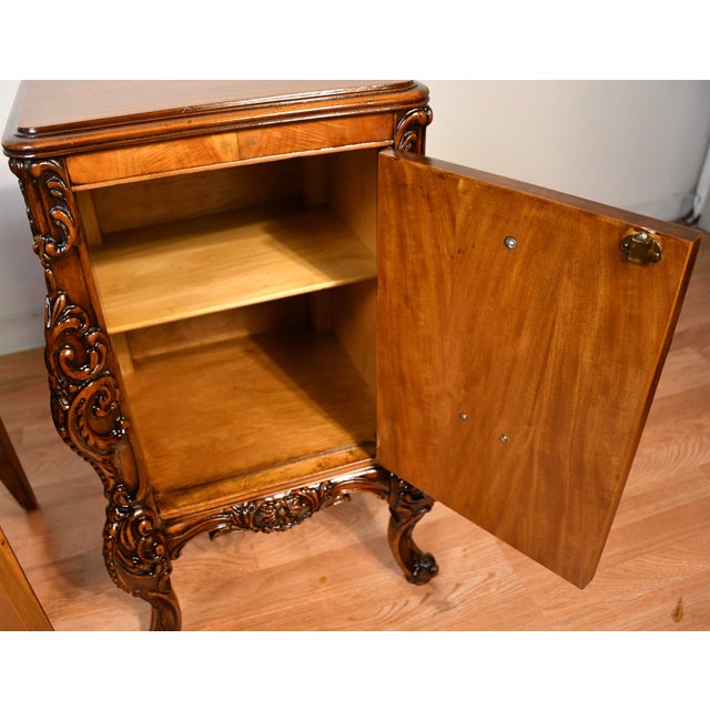 Brown 1930 French Satinwood Pair of Nightstands / Bedside Tables For Sale - Image 8 of 11