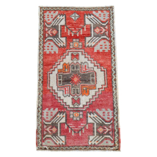 1970s Vintage Hand-Knotted Small Turkish Rug Yastik Entry Laundry Decor Doormat 2x3 Ft Approx For Sale - Image 4 of 8