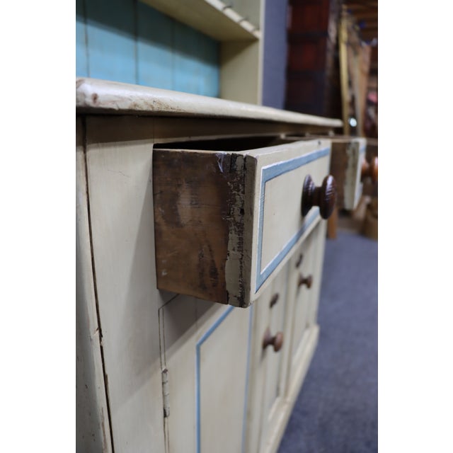 Cream 19th Century Welsh Painted Pine Cupboard Hutch With Plate Rack For Sale - Image 8 of 16
