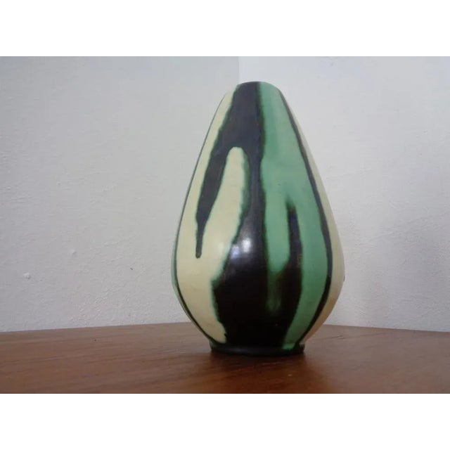 Dümler & Breiden ceramic vase from the 1950s. Height: 18 cm. This piece has an attribution mark, I am sure that it is...