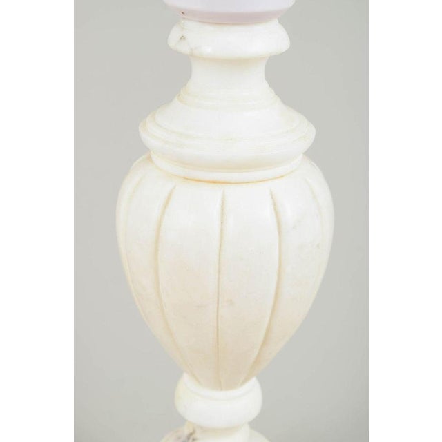 Vintage Italian Table Lamp in White Marble, 1970s For Sale - Image 3 of 5