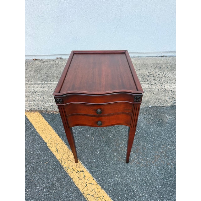 American Pair of Antique Federal Style Nightstands/ Side Tables For Sale - Image 3 of 10
