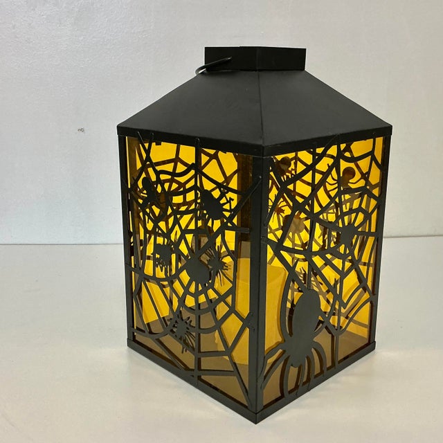 Metal 1980s Vintage Boho Chic Americana Halloween Spider Web Tole Lantern Candleholder. For Sale - Image 7 of 11