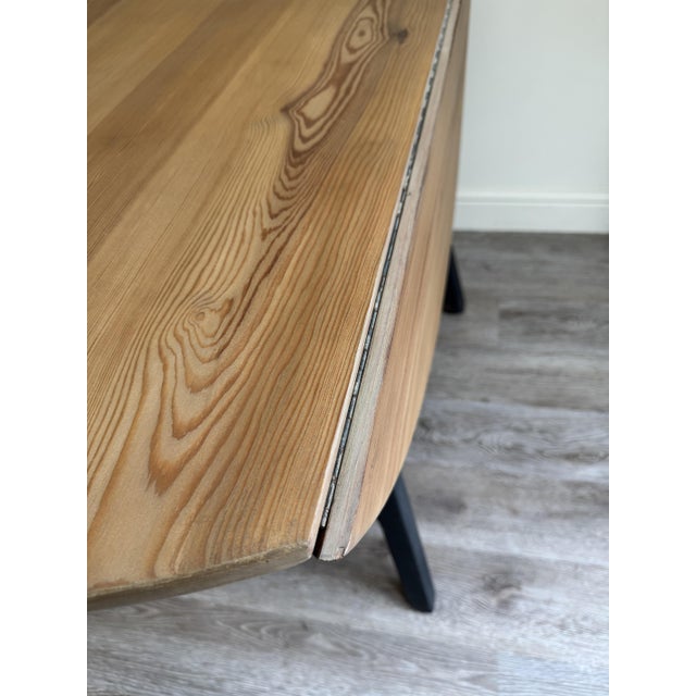 Round Drop Leaf Dining Table by Lucian Ercolani for Ercol, 1980s For Sale - Image 11 of 16