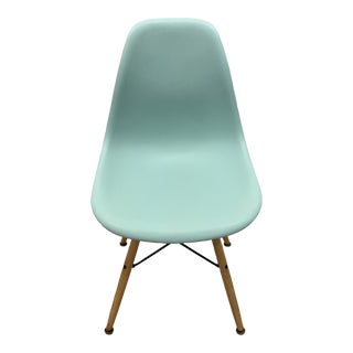 Eames for Herman Miller Molded Plastic Side Chair With Dowel Legs For Sale