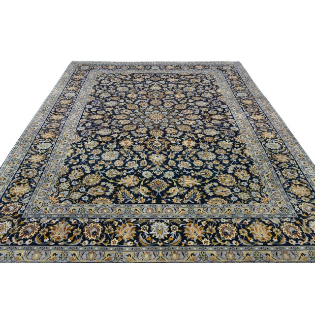 Handknotted Oriental Rug in Wool For Sale - Image 4 of 13