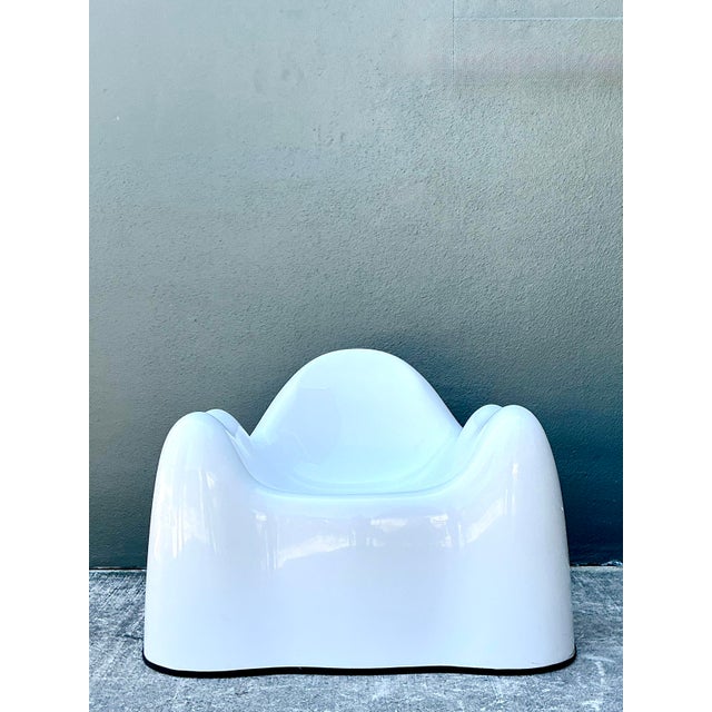 Late 20th Century Vintage Wendell Castle Fiberglass “Molar” Chair For Sale - Image 5 of 12
