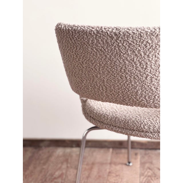 Dimensions: 64 x 60 x 75 x 45cm (width x depth x height x seat height) This elegant armchair was designed by the Finnish...
