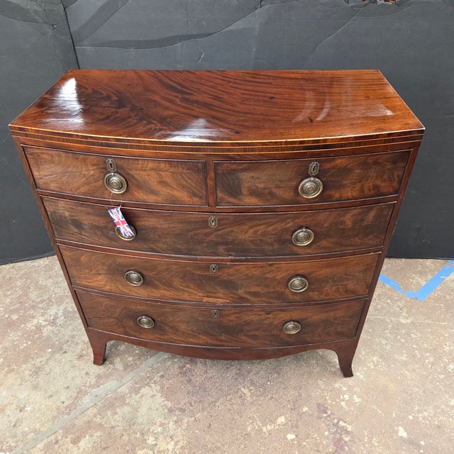 Late 19th Century Mahogany Georgian 5 Drawer Bowfront Chest on Splay Feet For Sale - Image 10 of 18