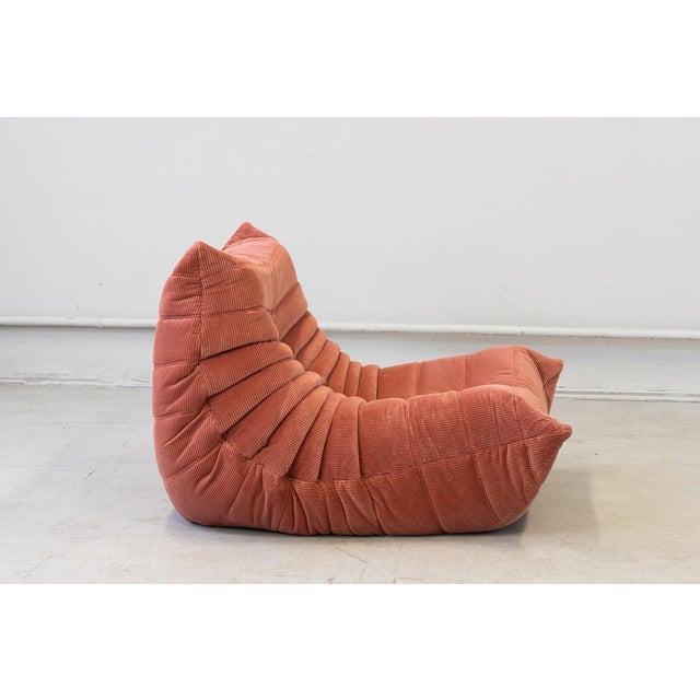 Ligne Roset Togo Lounge Chair in Coral Corduroy by Michel Ducaroy for Ligne Roset For Sale - Image 4 of 16