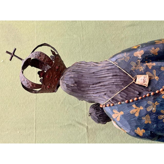 Wood Virgin and Child in Polychrome Wood For Sale - Image 7 of 15