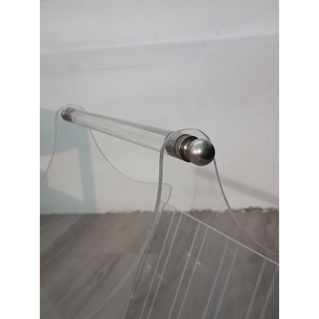 1980s Vintage French Acrylic Glass Magazine Rack, 1980s For Sale - Image 5 of 10
