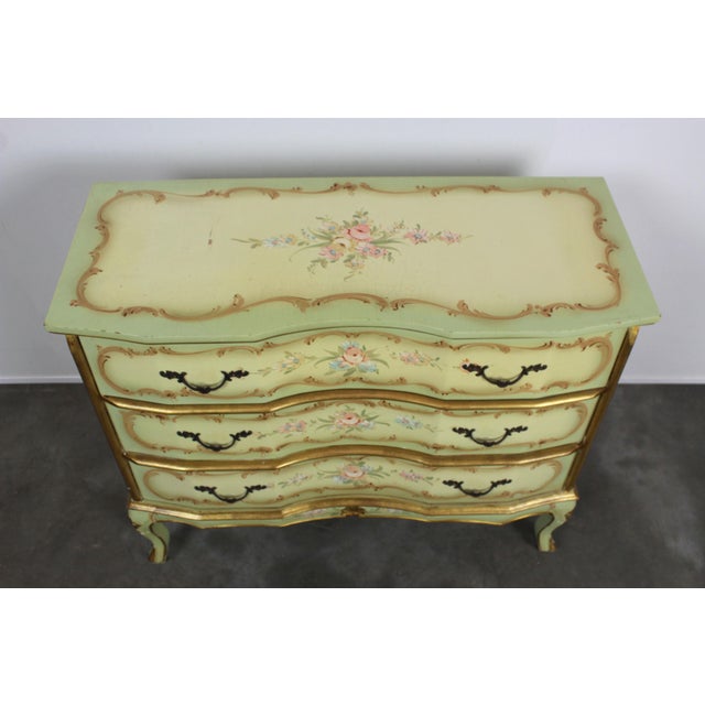 Mid-Century Modern Venetian Baroque Green Lacquered Hand-Painted Floral Three-Drawer Chest, 1950s For Sale - Image 3 of 10