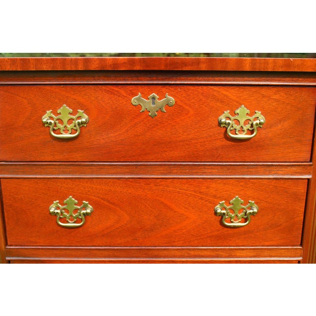 Baker Furniture Chippendale Mahogany Nightstands—A Pair For Sale - Image 10 of 18